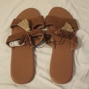 Ladies size 9 brown sandal by CBOCS